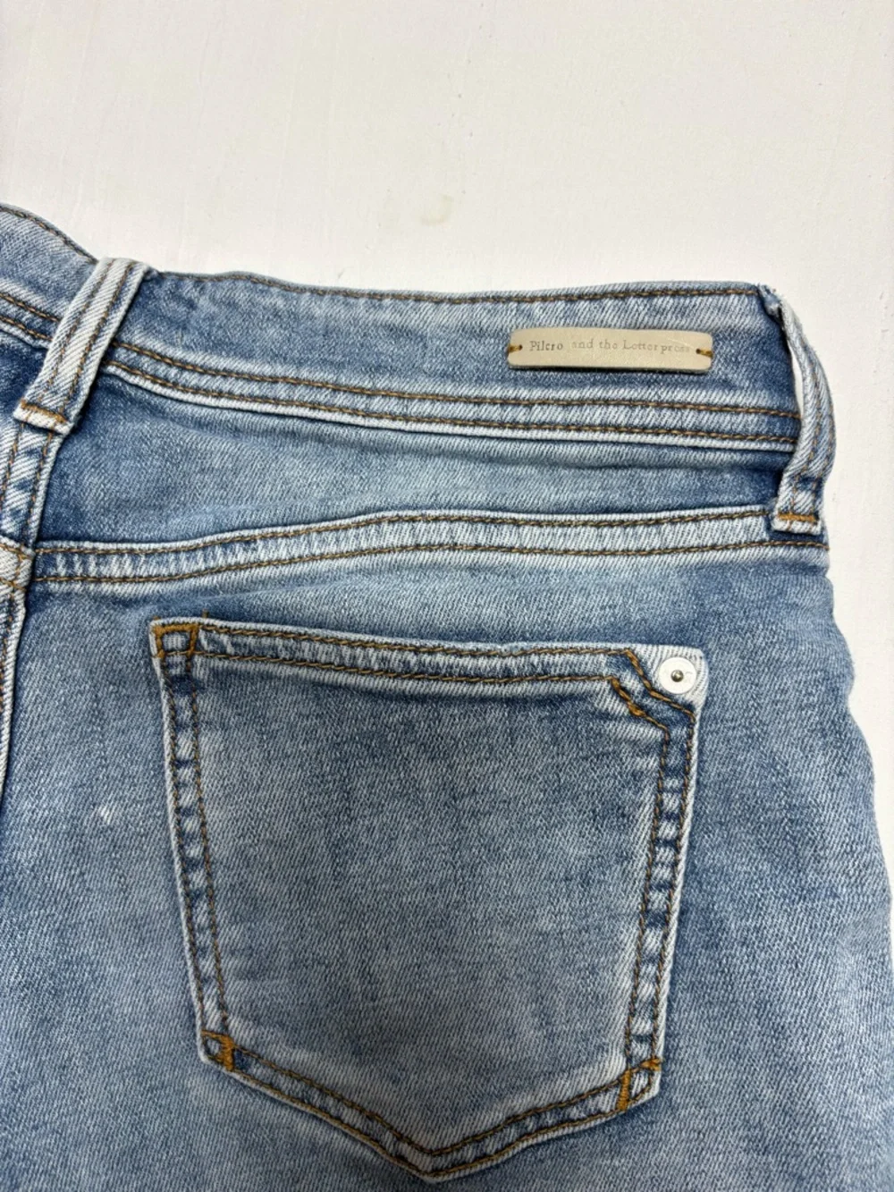 Pilcro Slim Boyfriend Jean Shorts — Anthropologie —
Size 26 - Picture 7 of 7